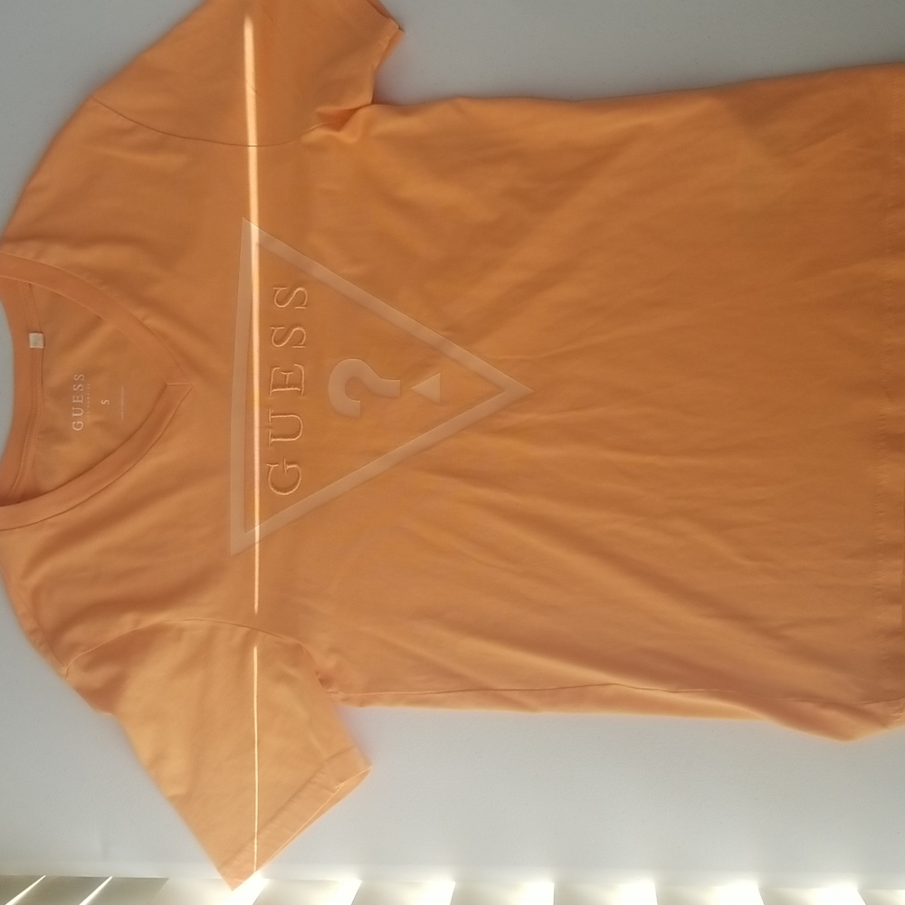 GUESS V-Neck T-Shirt